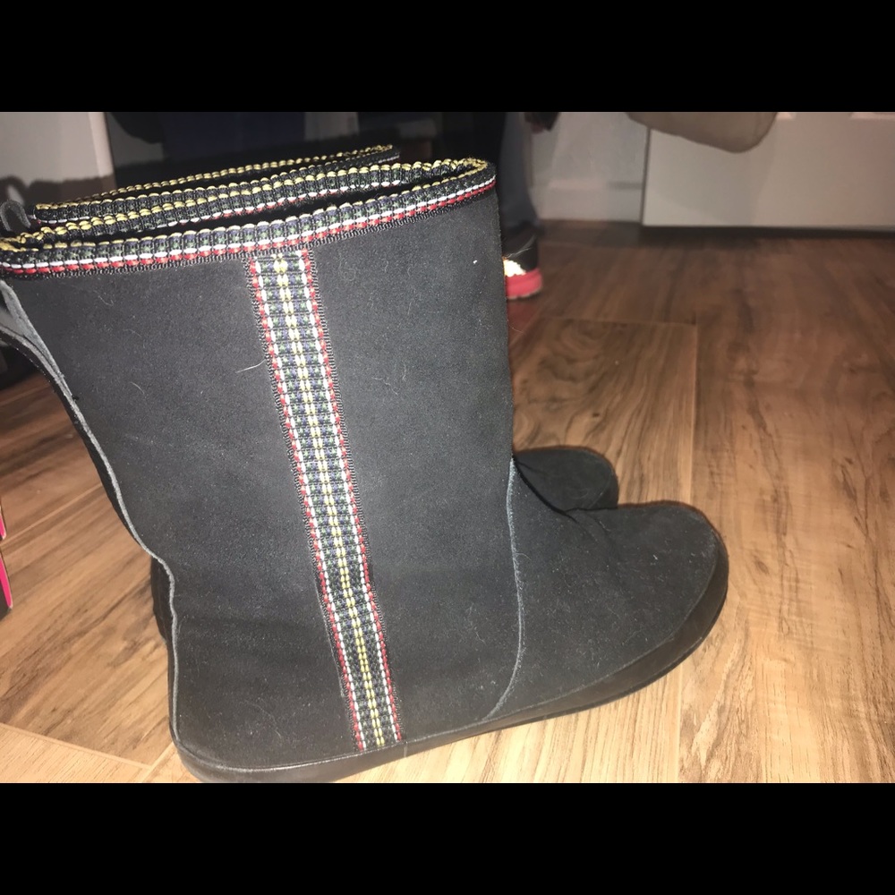 Gap Shearling Lined Boot in Black